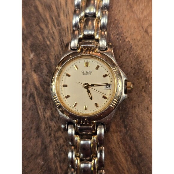 Citizen Ladies' 28mm Watch Silver Gold Stainless Steel Watch. 5.75" Band - Picture 1 of 8